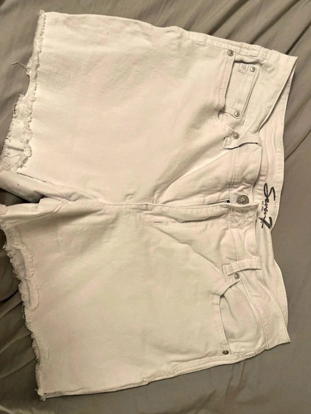 Sassafras Women's White Frayed Jean Shorts Size 16